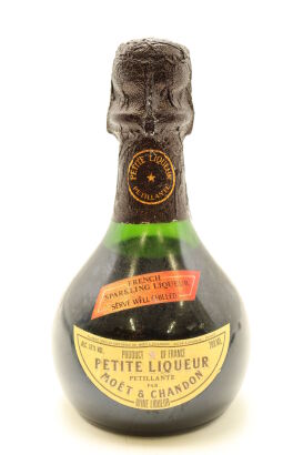 (1) Moet & Chandon Petite Liquorelle Petillante Liqueur, 18% ABV, 200ml