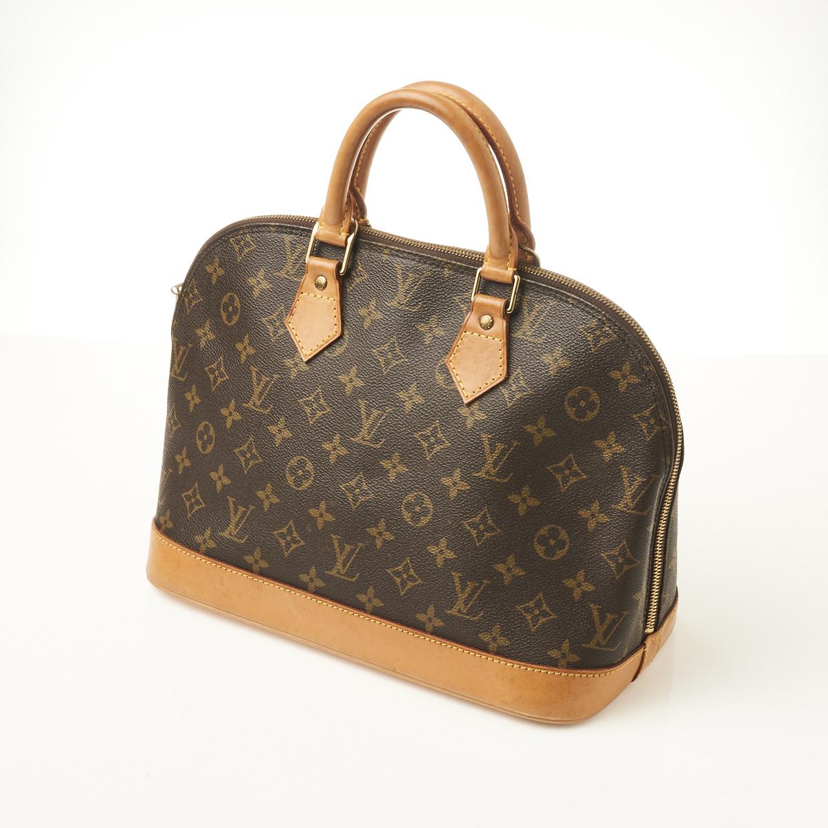 Lot 8 - A Louis Vuitton monogrammed canvas and leather