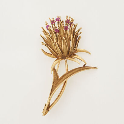 18ct Yellow Gold, Vintage Brooch with Rubies