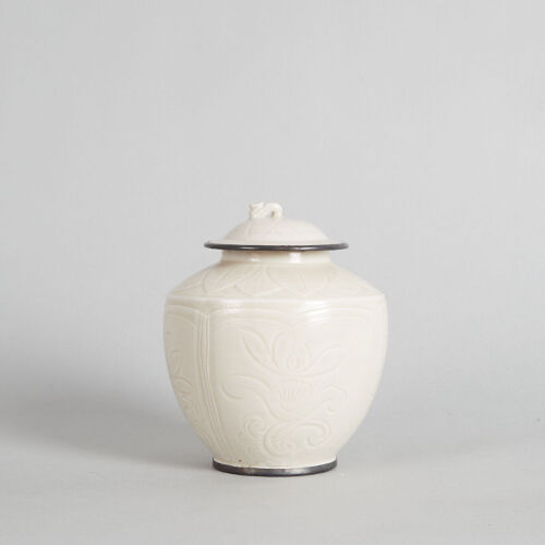 A Small Chinese Song Dynasty Incised Dingyao Lidded Jar