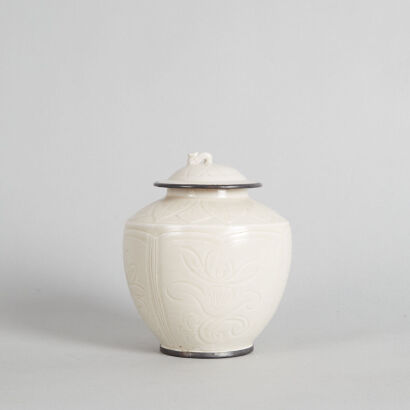 A Small Chinese Song Dynasty Incised Dingyao Lidded Jar