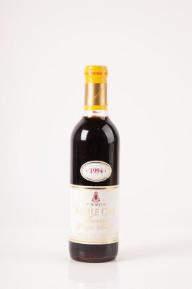 (1) 1994 De Bortoli Noble One 375ml, Victoria