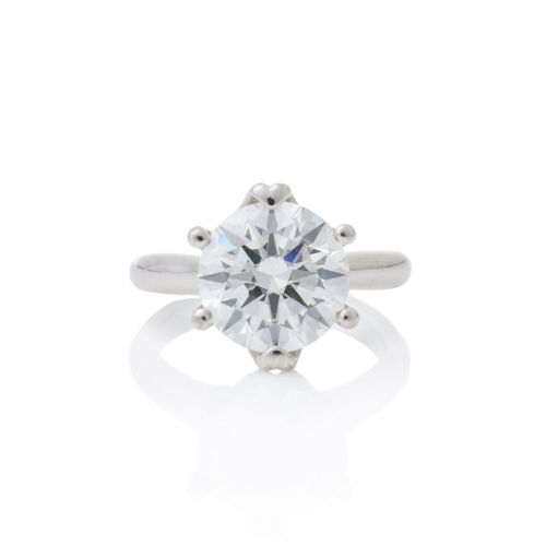 A Magnificent 18ct White Gold 4.00ct Diamond Solitaire Ring