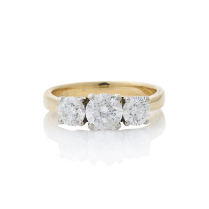 18ct Yellow Gold Diamond Ring of 2.00ct Total Diamond weight