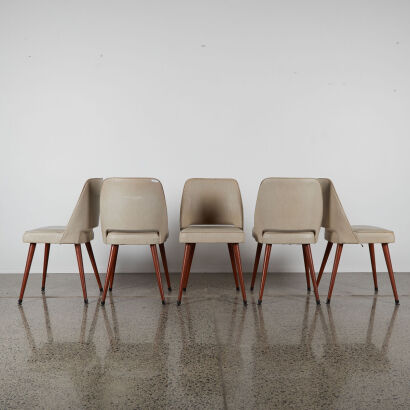 A Set Of Five Retro Dining Chair With Timber Legs