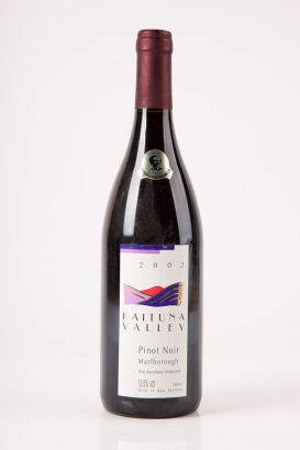 (1) 2002 Kaituna Valley Awatere Vineyard Pinot Noir, Marlborough