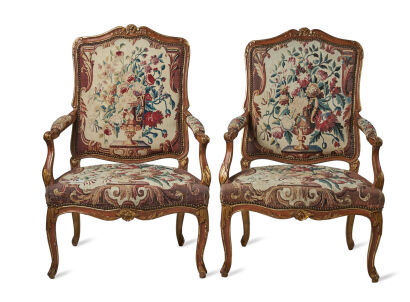 A Fine Pair of Louis XV Period Fauteuils À La Reine