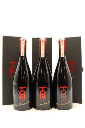 (3) 2014 Church Road Tom Syrah, Hawke's Bay (GB)