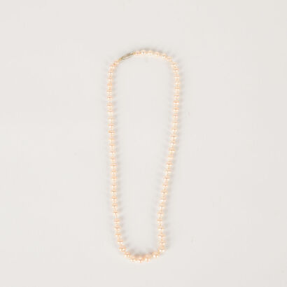 A Vintage String Of Pink Freshwater Pearls 48Cm