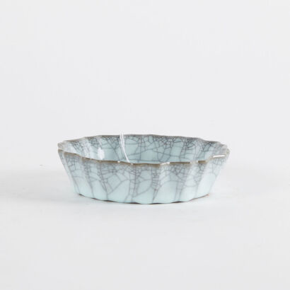 A Chinese Crackle Glaze Dish