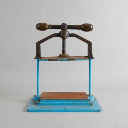 An Early Twentieth Century Book Binding Press