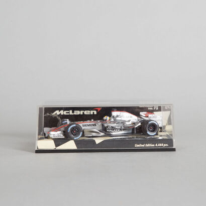 Minichamps McLaren Mercedes MP4/21 1:43