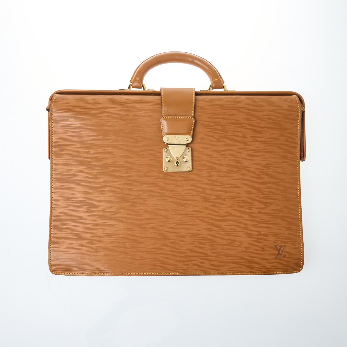 Sold at Auction: Louis Vuitton, LOUIS VUITTON 'SERVIETTE FERMOIR' BRIEFCASE