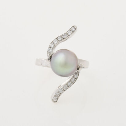 18ct White Gold, Ornate Diamond & Tahitian Pearl Ring