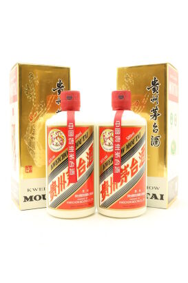 (2) 2017 Kweichow Moutai with 2 glass (GB)