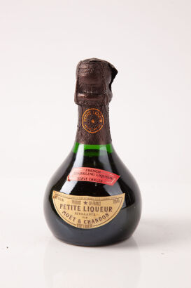 (1) Moet & Chandon Petite Liqueur Sparkling Liqueur 200ml, 18 % abv