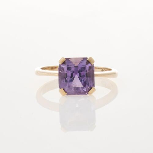 9ct Yellow Gold, 3.44ct Rectangular Cut Amethyst Ring