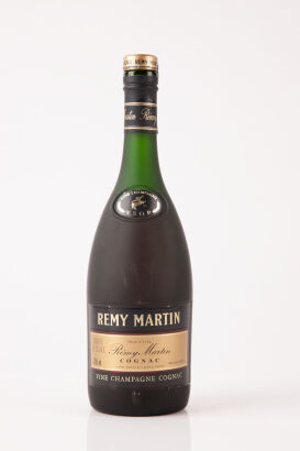 (1) Remy Martin VSOP Cognac 700ml, 40% abv