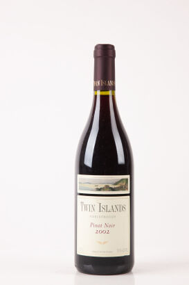 (1) 2002 Twin Islands Pinot Noir, Marlborough