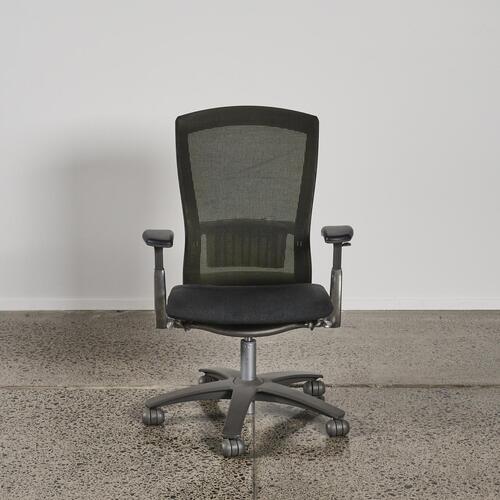 A Formway Life Chair High Spec With Armrests