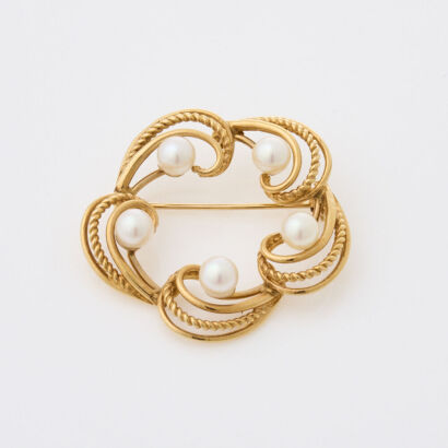 14ct Yellow Gold, 30mm Round Brooch with Akoya Pearls