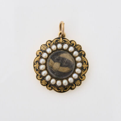 14ct Yellow Gold, Mourning Pendant with Seed Pearl Halo