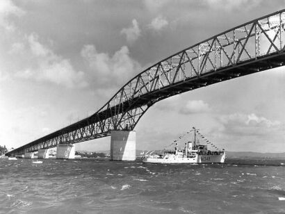 UNKNOWN PHOTOGRAPHER FOR NEW ZEALAND HERALD The New Zealand frigate Stawell led the procession of small craft under the Auckland harbour bridge during the official opening ceremonies.