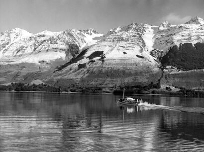 UNKNOWN PHOTOGRAPHER FOR PEOPLE MAGAZINE Lake Wakatipu