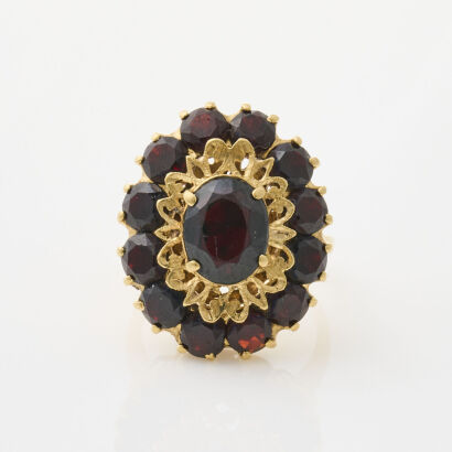 18ct Yellow Gold, Vintage, Garnet Cluster Ring