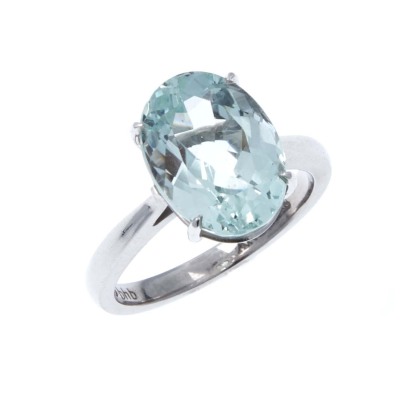 18ct Aquamarine Ring