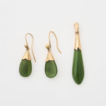 9ct Yellow Gold, Vintage Green Stone Earrings and Pendant set.