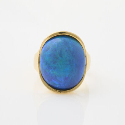 18ct Yellow Gold, Cabochon Cut Opal Ring