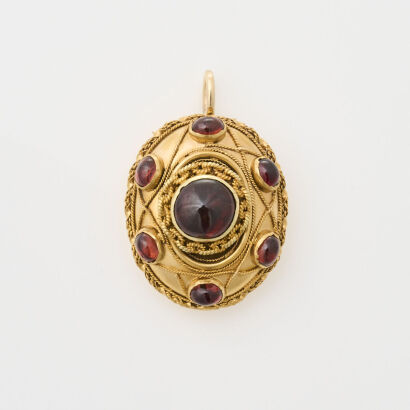 9ct Yellow Gold, Vintage , Cabochon Cut Garnet Pendant