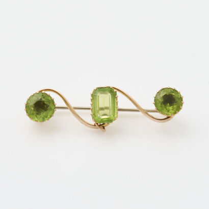 9ct Yellow Gold, Peridot Bar Brooch