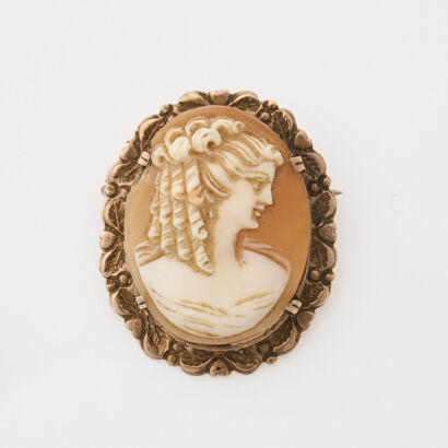 A Small Cameo Brooch with Rose Coloured Border