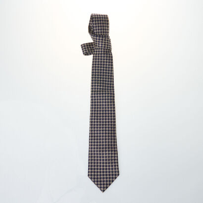 Dunhill Tie in 100% Mulberry Silk.