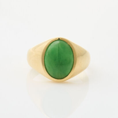 18ct Yellow Gold, Cabochon Cut Jade Ring, Ring Size W