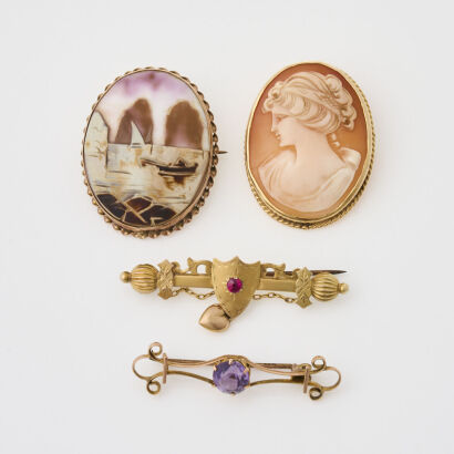 A Collection of 9ct Yellow Gold Items, Two Cameos and Two Bar Brooches