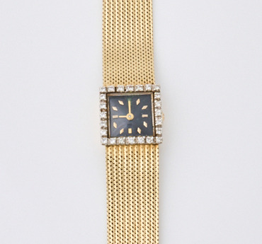 A Vintage, 26mm Ladies, 14ct Yellow Gold, Diamond Bezel Wristwatch