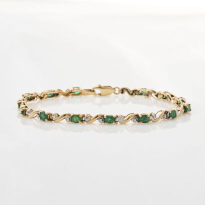 14ct Yellow Gols Diamond and 1.75ct Emerald Bracelet