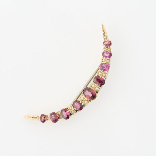 9ct Rose Gold, Graduated Pearl and 2.25ct Garnet Brooch