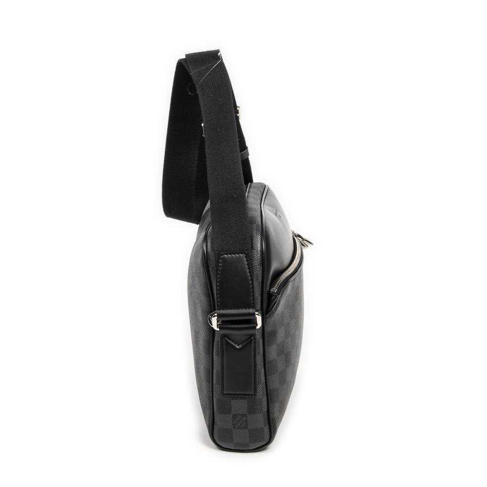 Louis Vuitton Reporter Dayton Black Canvas Shoulder Bag (Pre-Owned)