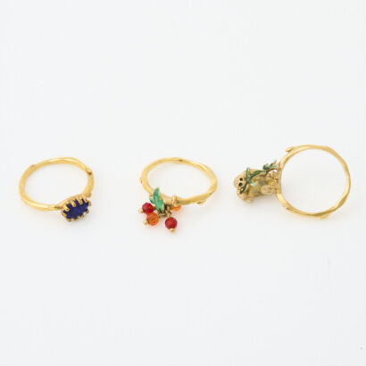 Les N&eacute;r&eacute;ides Ring Set with Dust Bag