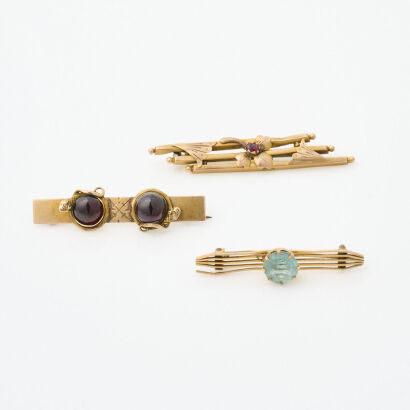 Collection of 3 x 9ct Yellow Gold Brooches