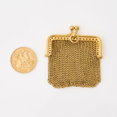 20ct Yellow Gold Antique Mesh Gold Purse with 1913 Half Sovereign Inside