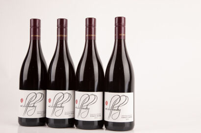 (4) 2015 Mt Difficulty Pinot Noir, Central Otago