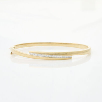 9ct Yellow Gold, Oval Hinged, .25ct Diamond Bangle