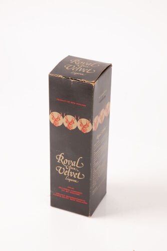 (1) Velvet International Royal Deer Velvet Liqueur 300ml, 35% abv