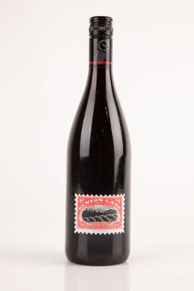 (1) 2004 Benton Lane Pinot Noir, Willamette Valley Oregon