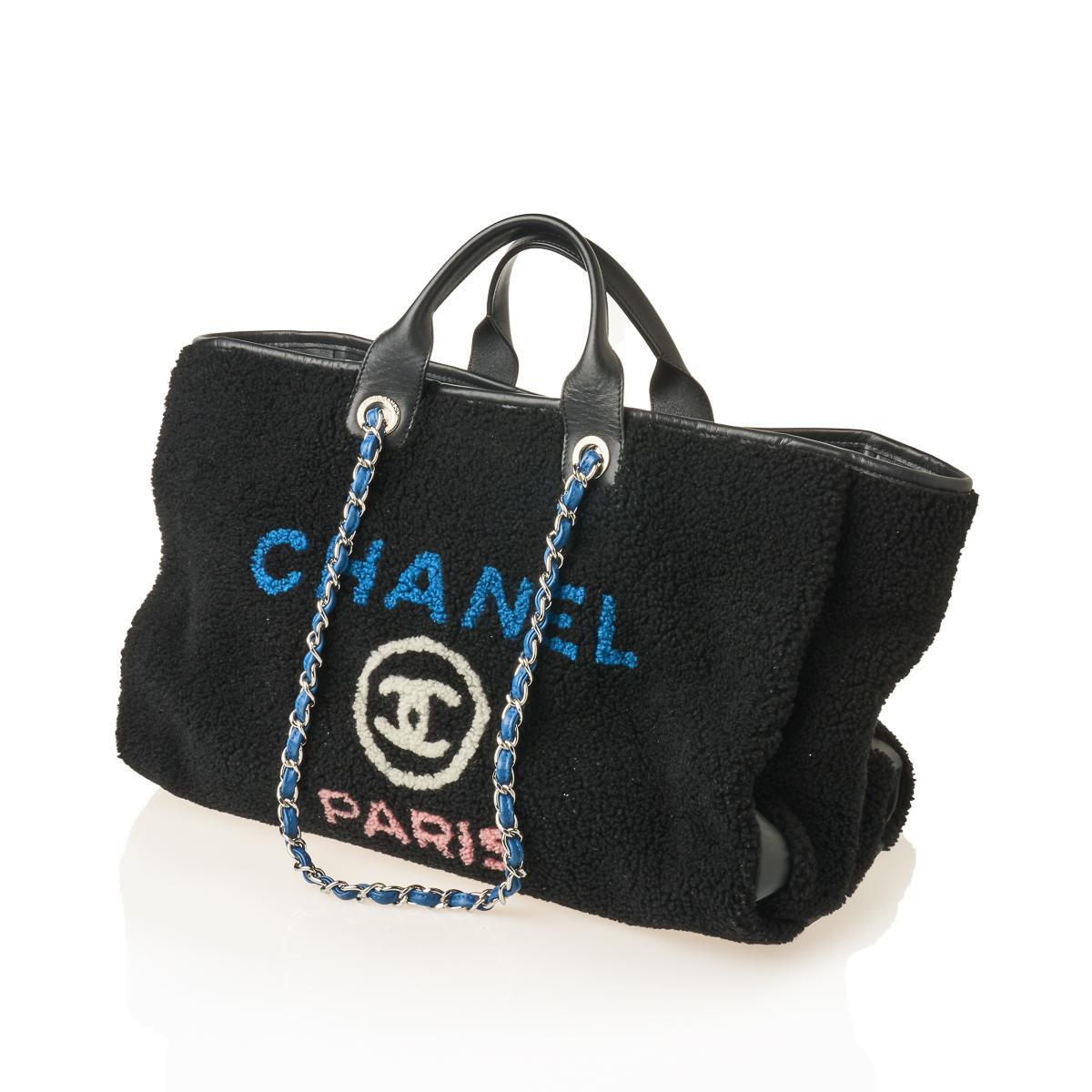 PENDING -100% Brand New Authentic CHANEL executive Medium Cerf Tote Bag
